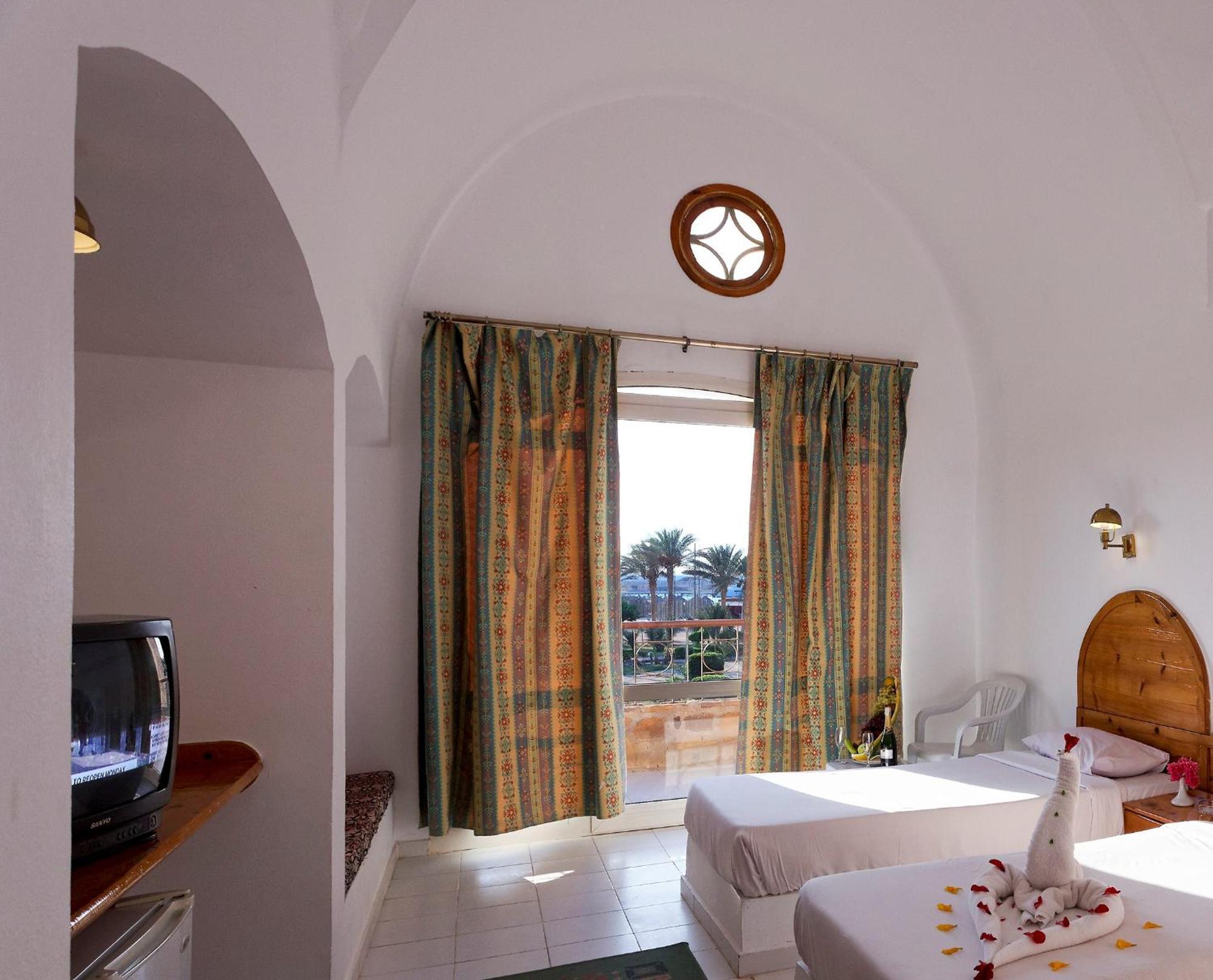 Pensee Royal Garden Beach Resort El Qoseir Luaran gambar
